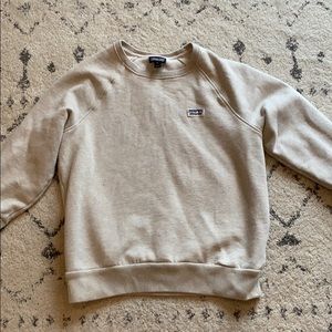 Women’s Patagonia sweatshirt